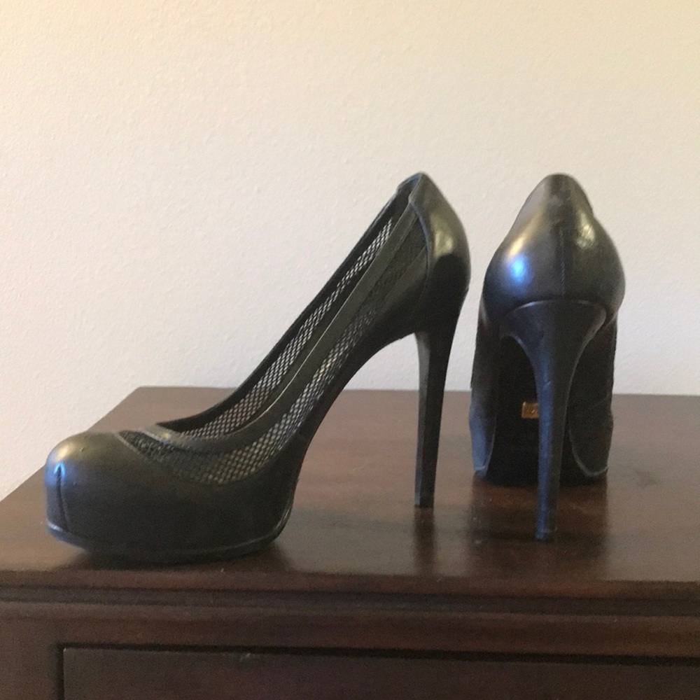Pour La Victoire Black mesh pumps